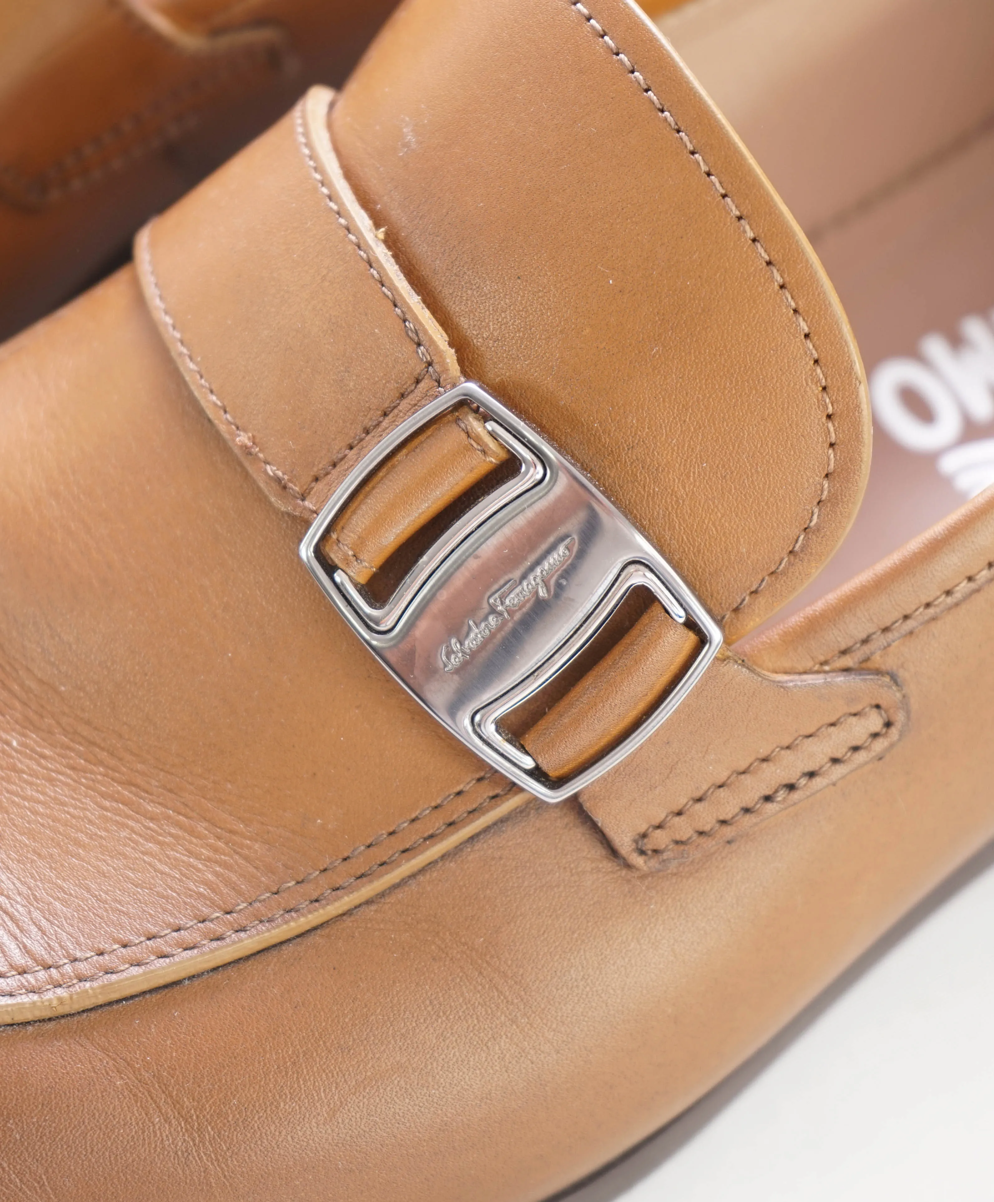 $780 SALVATORE FERRAGAMO - Brown Logo Bit Front Loafer - 8 EE US
