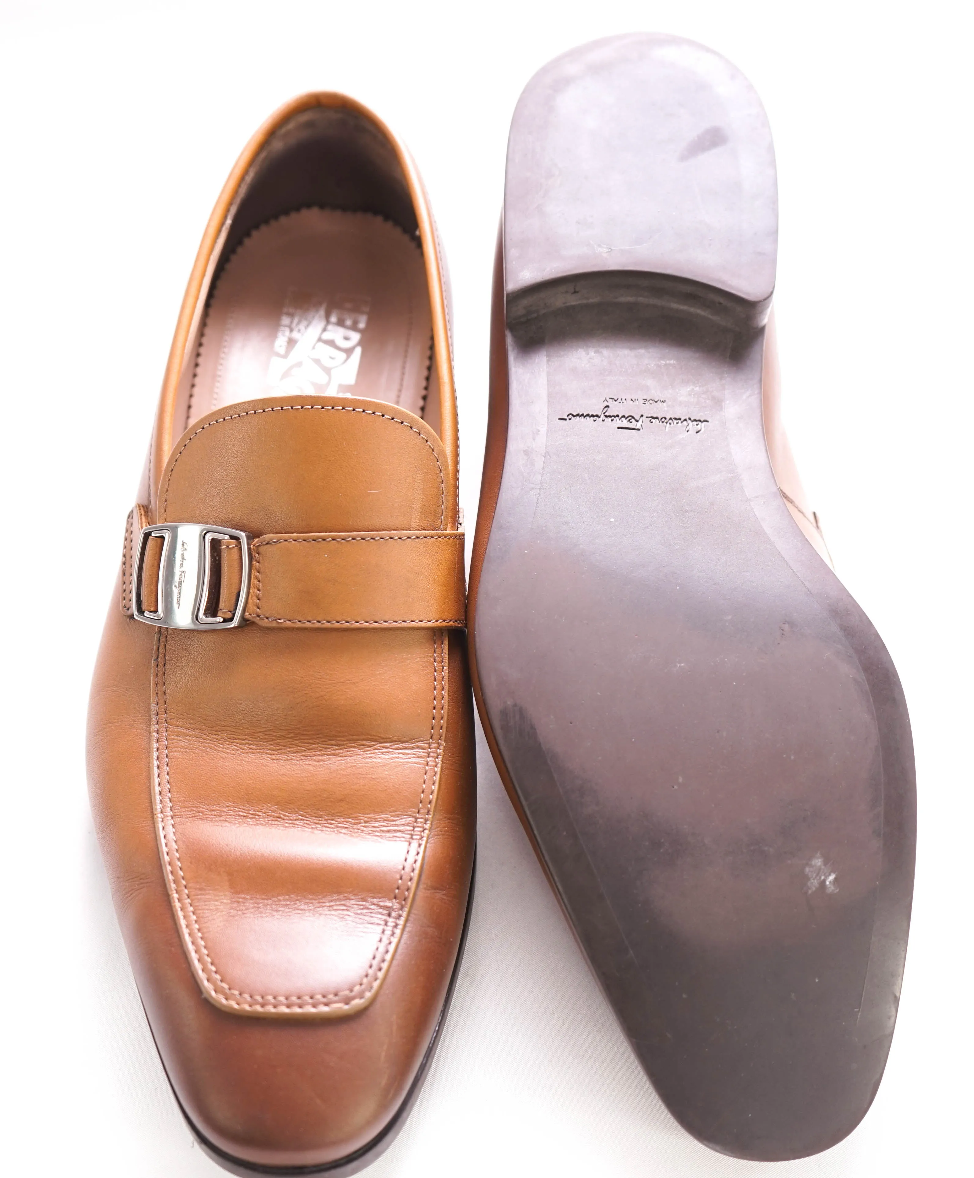 $780 SALVATORE FERRAGAMO - Brown Logo Bit Front Loafer - 8 EE US