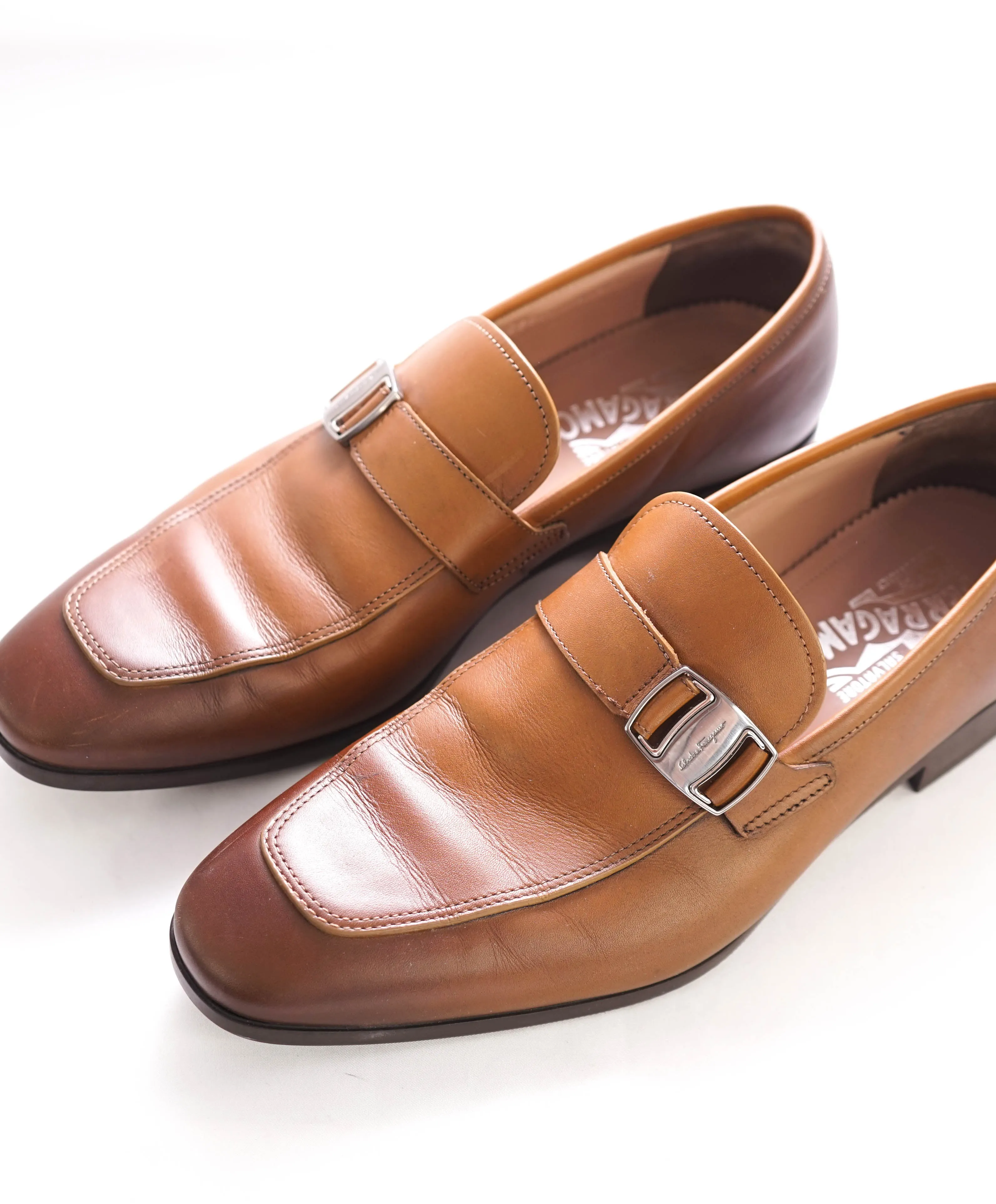 $780 SALVATORE FERRAGAMO - Brown Logo Bit Front Loafer - 8 EE US