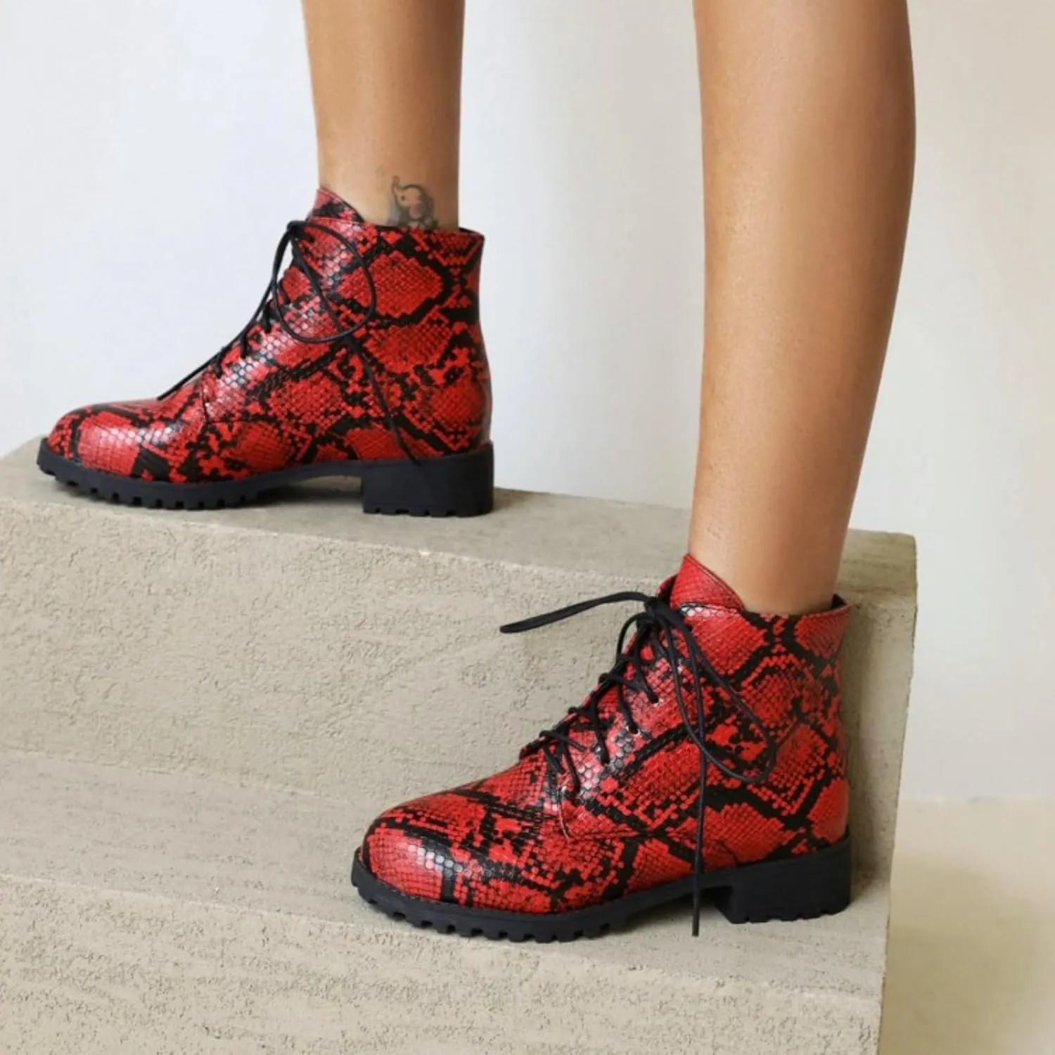 Aflngle Women's Block Snakeskin Printed Flat Ankle Boots Round Closed Toe Lace Up Low Chunky Heel Slip on Chelsea Short Boots