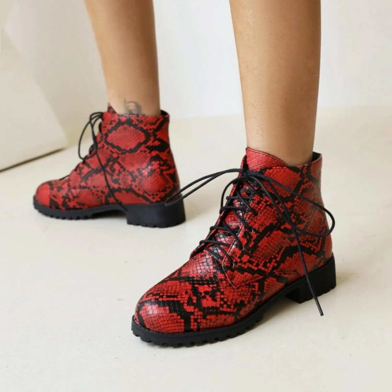 Aflngle Women's Block Snakeskin Printed Flat Ankle Boots Round Closed Toe Lace Up Low Chunky Heel Slip on Chelsea Short Boots