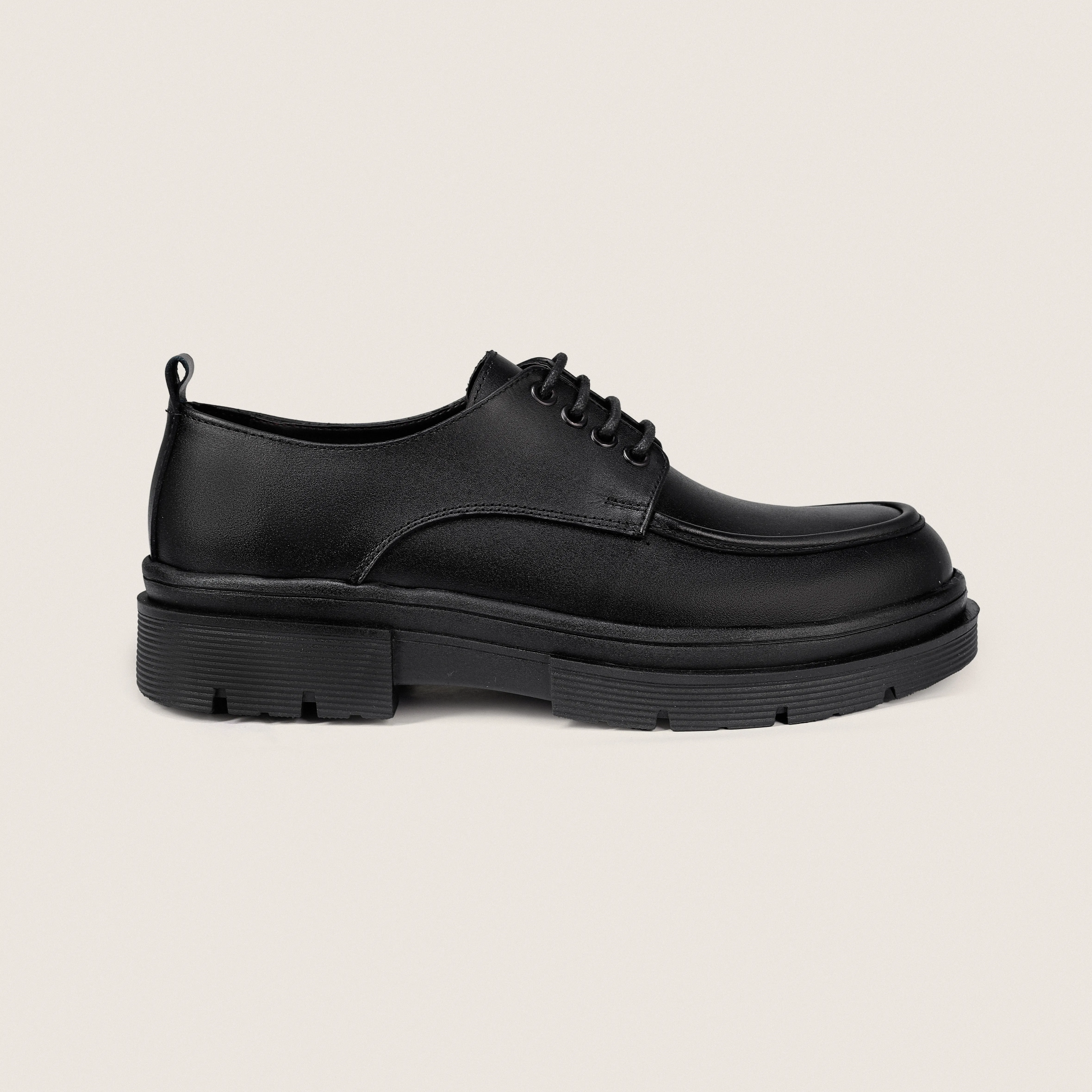 Alma Oxford Black