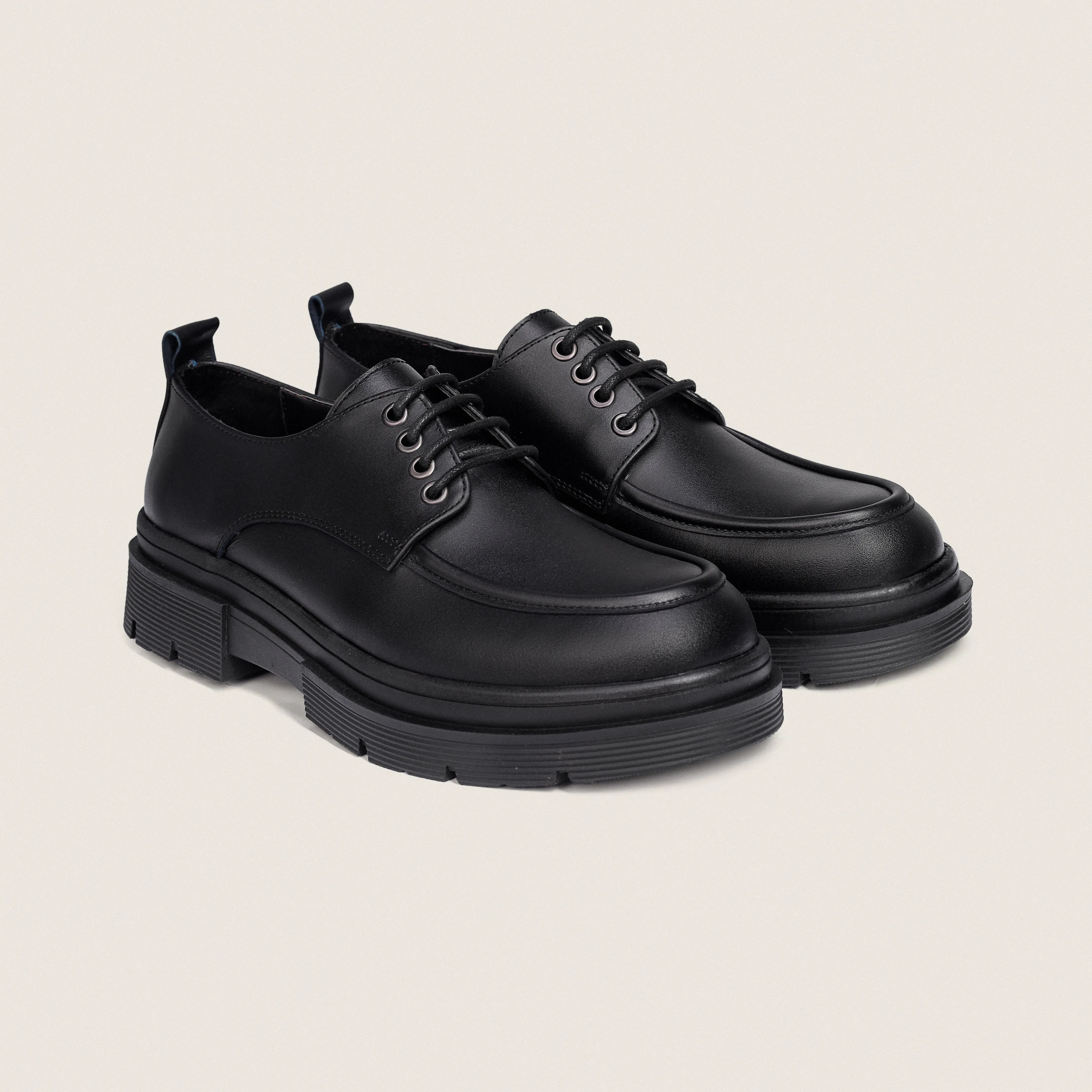 Alma Oxford Black