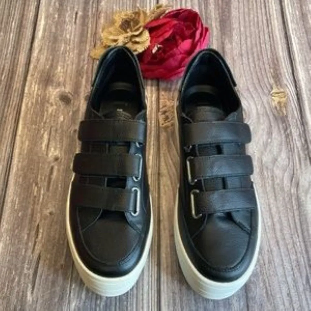 DKNY Savi Black Leather Sneakers 7.5M