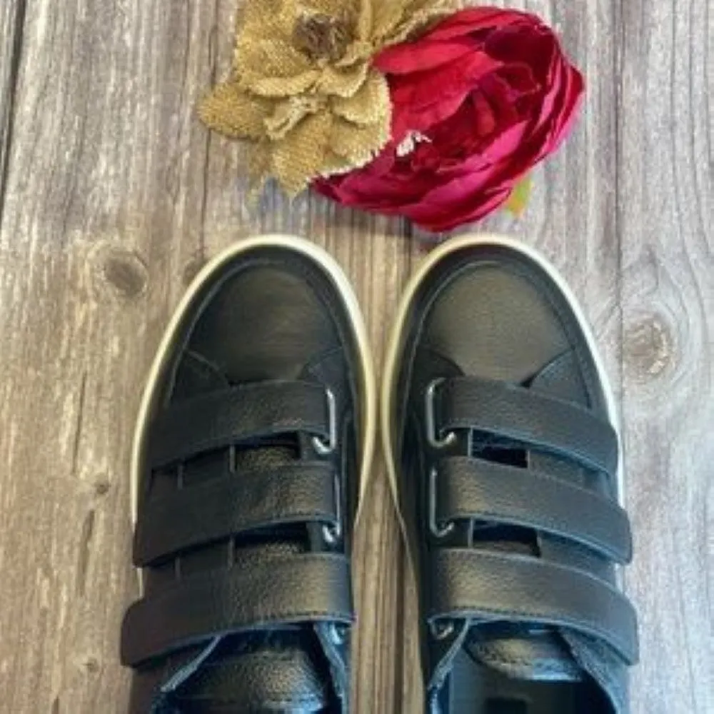 DKNY Savi Black Leather Sneakers 7.5M
