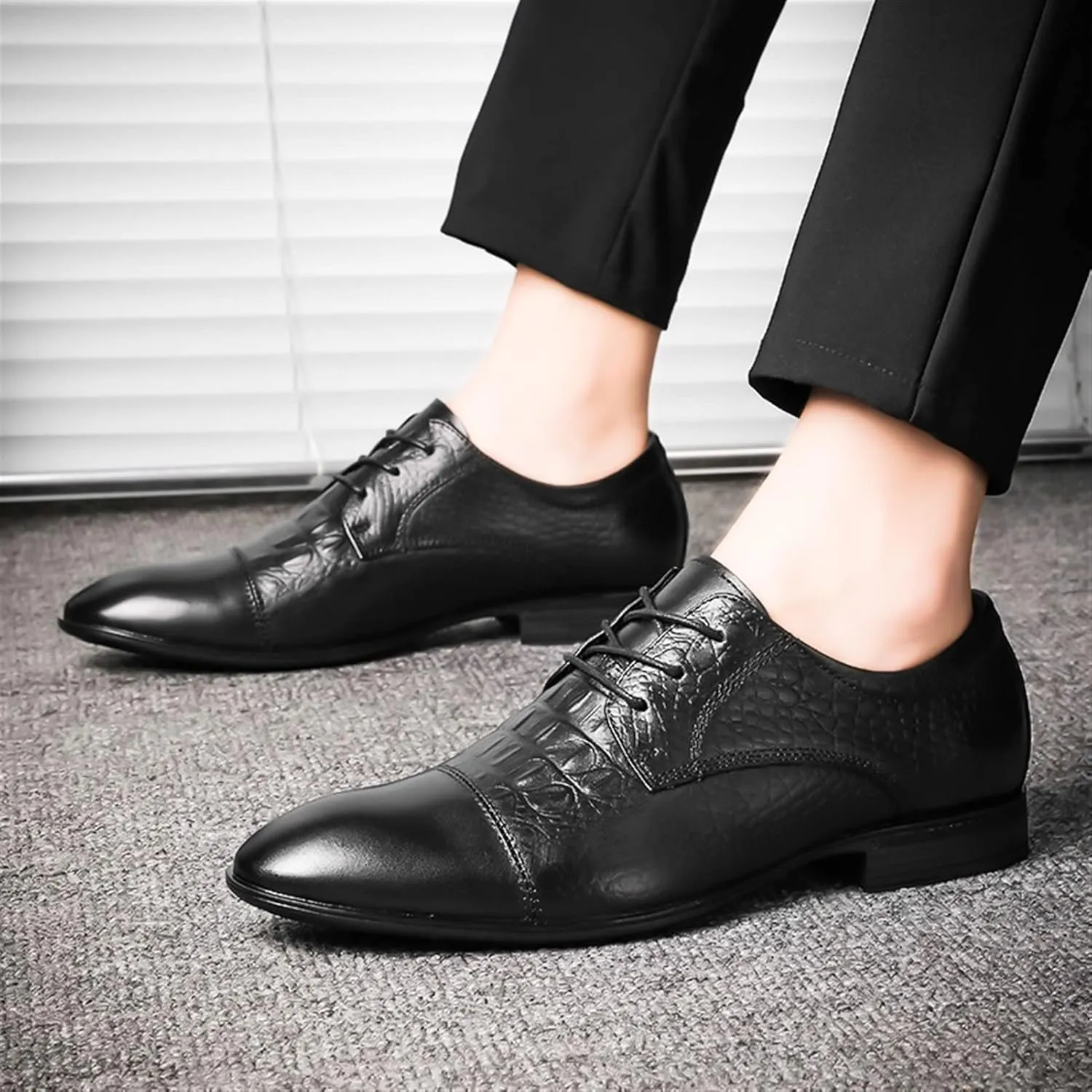 Dress Oxford for Men Lace Up Crocodile Embossed Cap Toe Derby Shoes Leather Low Top Rubber Sole Slip Resistant Block Heel Prom Suitable for Many Occasions.