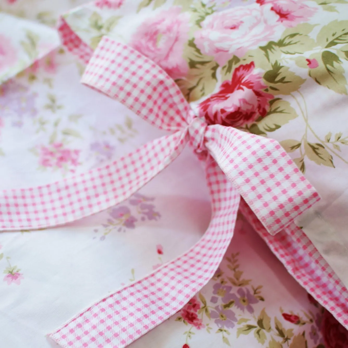 FADFAY Bed Sheets Pink Rose Floral Print Bed Sheet Set 4-Piece Full Size
