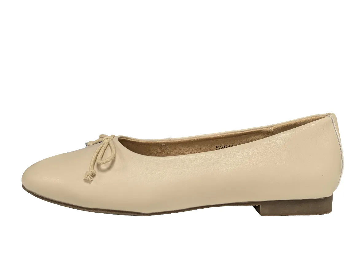Fintoes  Beige Ballet Flat 24115