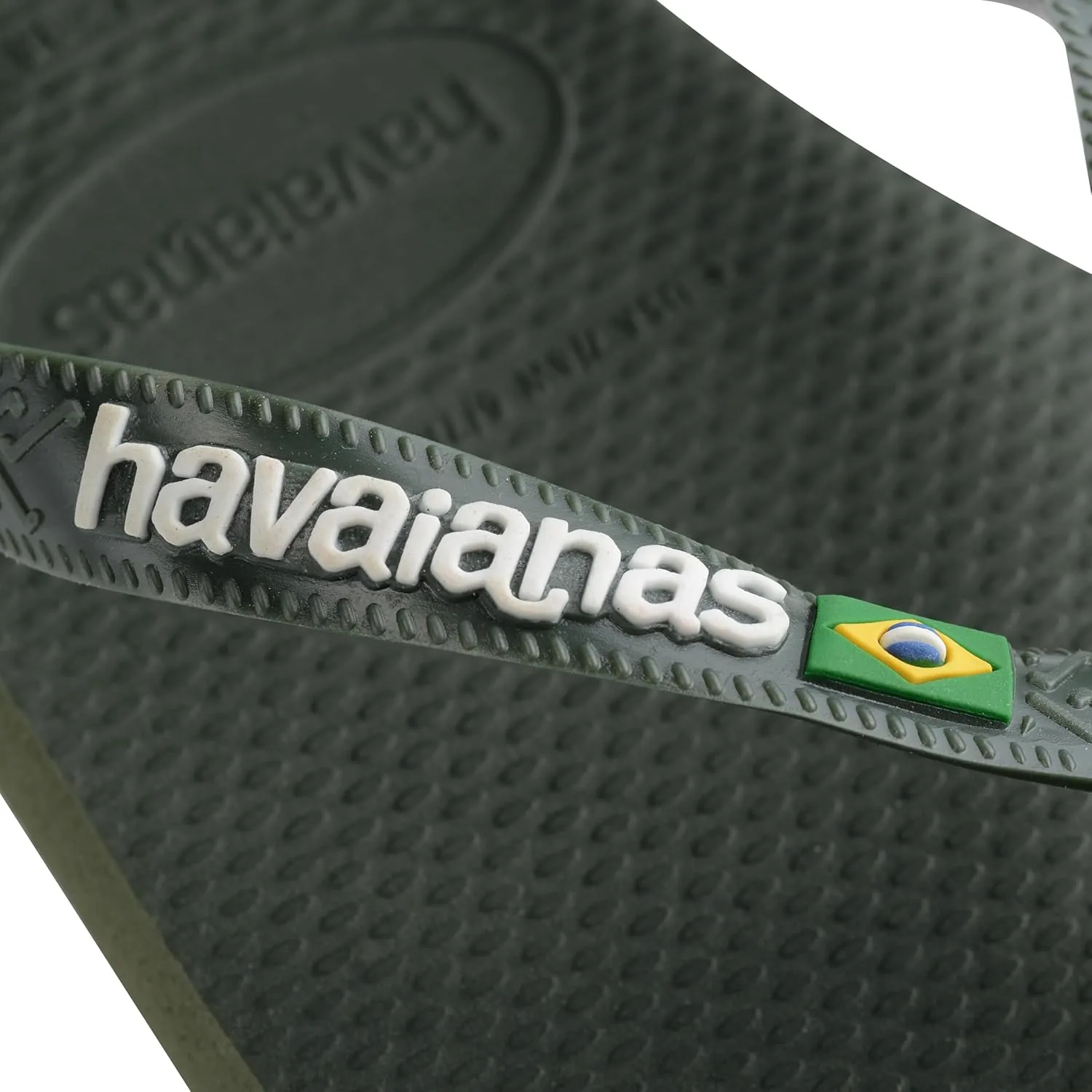 Havaianas Top Brasil Logo, Comfortable, Durable and Lightweight Flip-Flops, with Non-Slip Sole, Brazilian Flag on the Straps, Adults Unisex