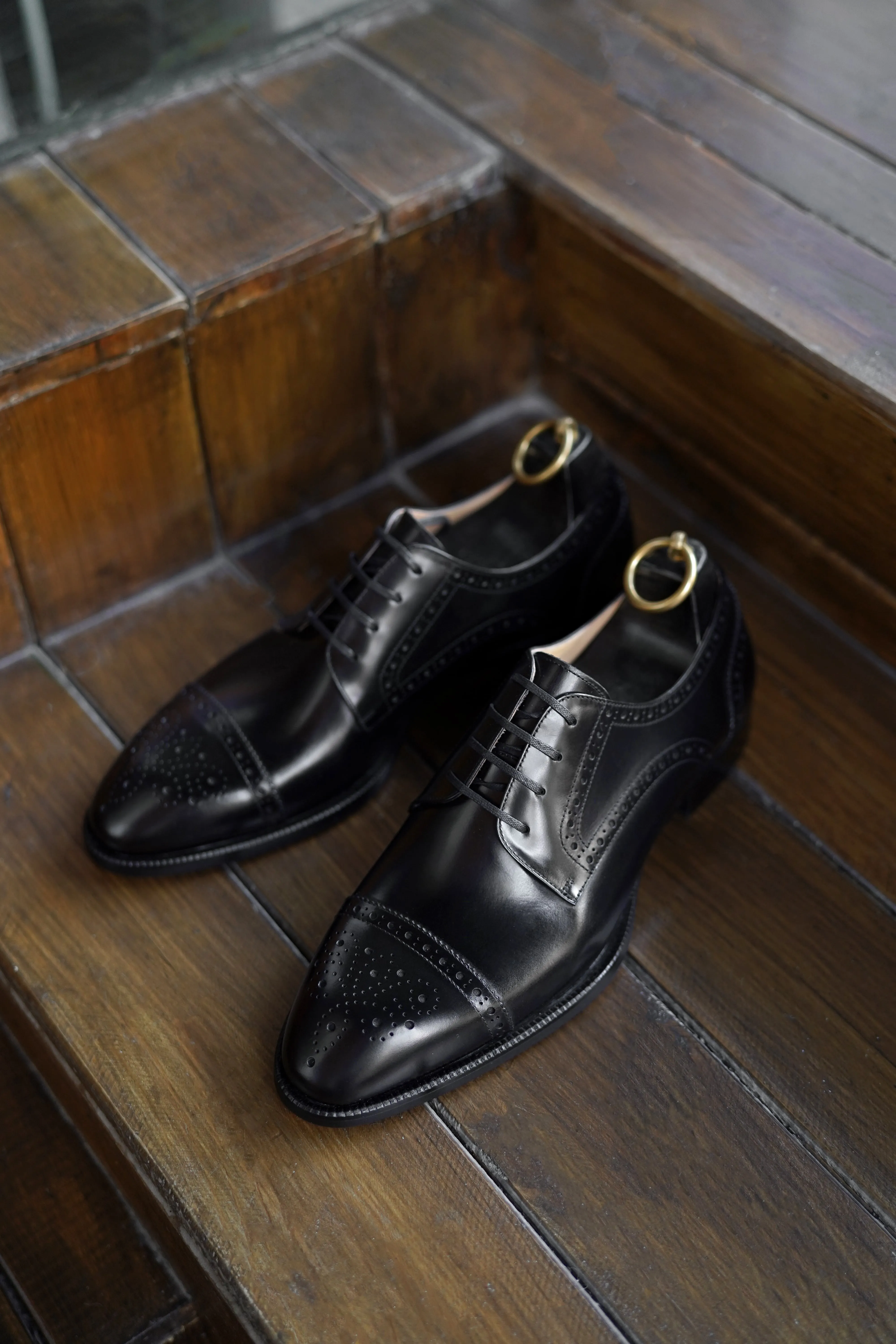 HolloShoe Artisan Burnished Black Cap-Toe Derby Brogues