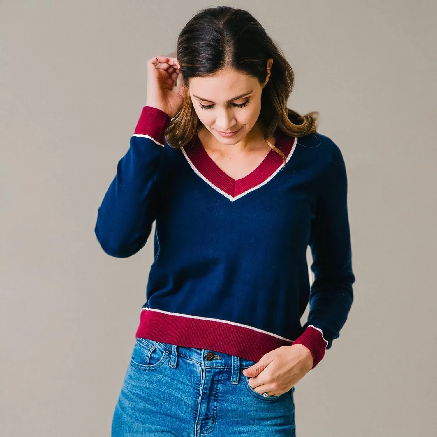 Hope & Henry Women's Long Sleeve Fine Gauge V-Neck Sweater