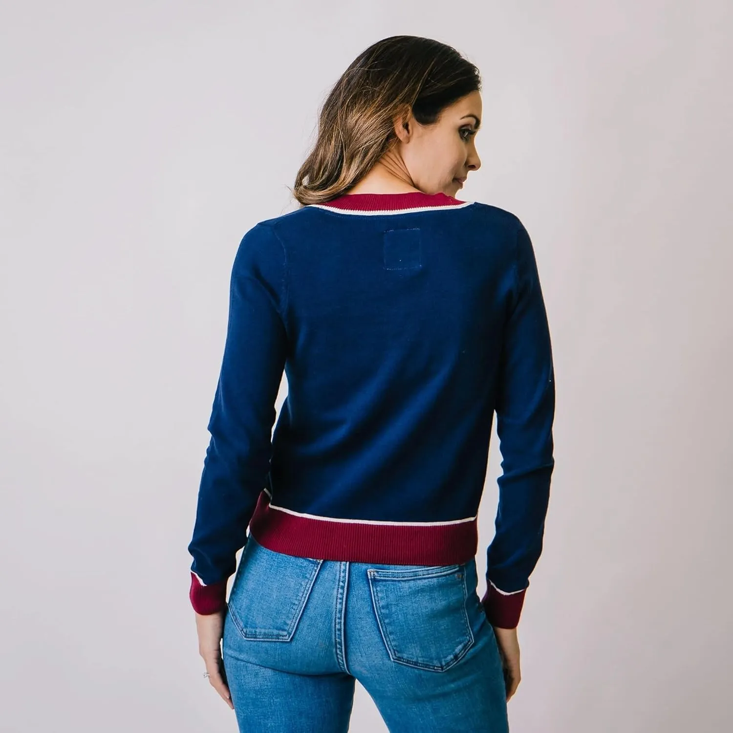 Hope & Henry Women's Long Sleeve Fine Gauge V-Neck Sweater