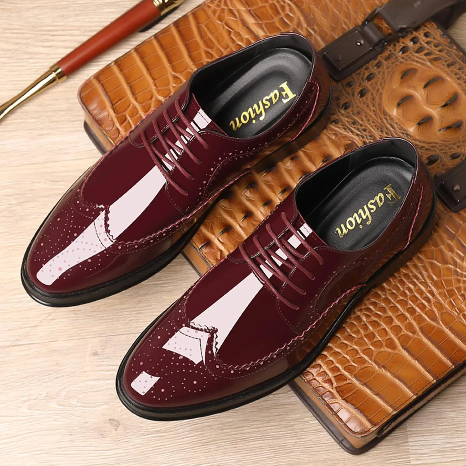 Men's Patent Leather Wingtip Carving Brogue Dress Shoes Fashion Classic Cap Toe Lace Up Low Top Oxfords Shoes Casual Business Formal Derby Shoes