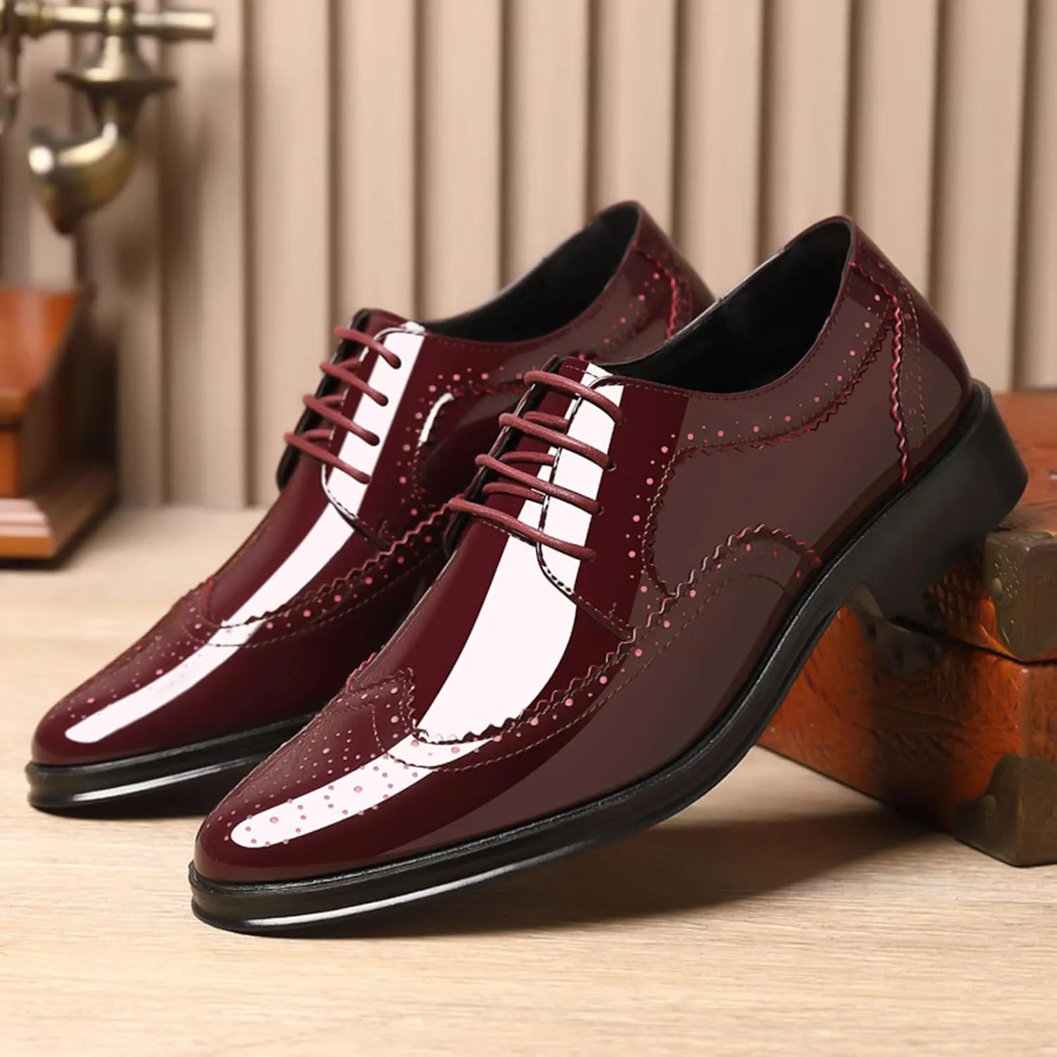 Men's Patent Leather Wingtip Carving Brogue Dress Shoes Fashion Classic Cap Toe Lace Up Low Top Oxfords Shoes Casual Business Formal Derby Shoes
