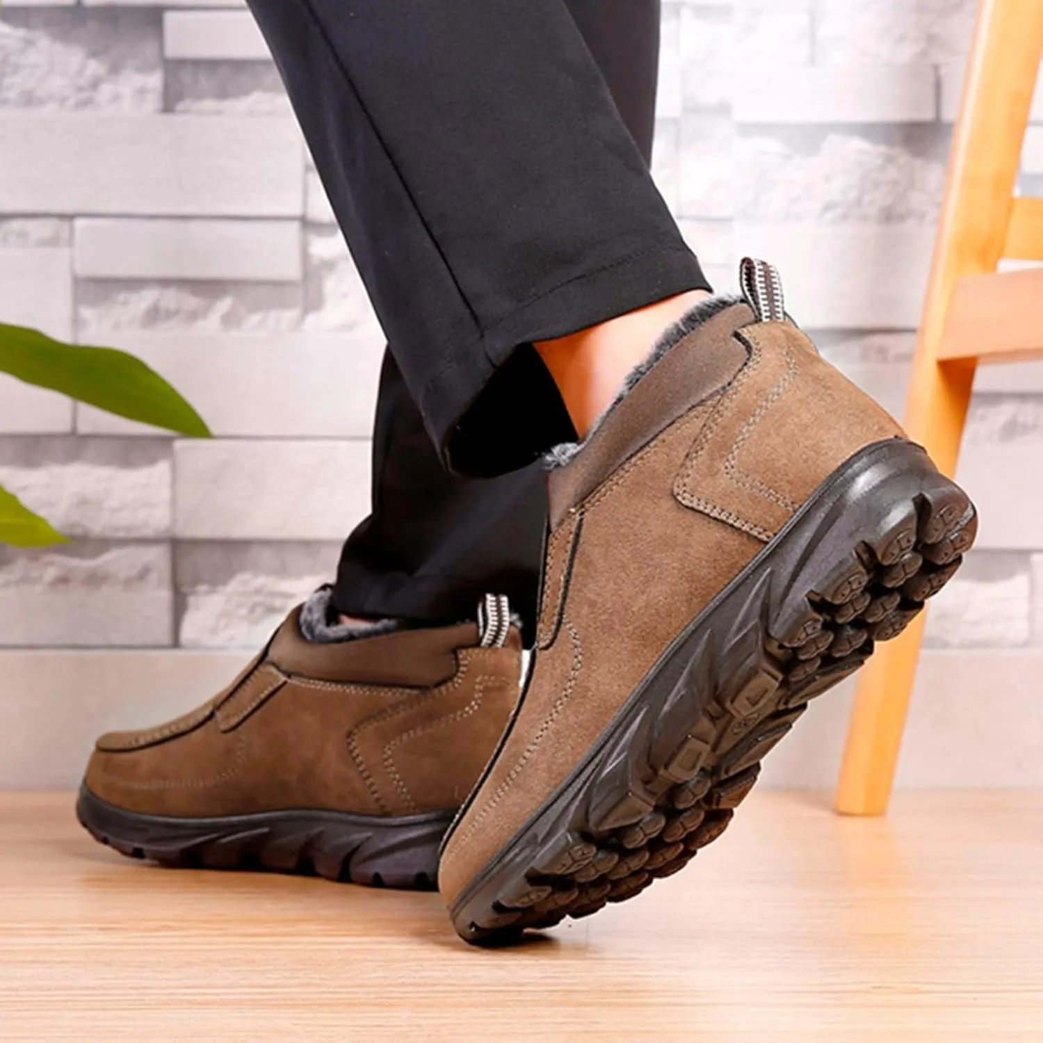 Men's Snow Boots Solid Color Flat Lazy Shoes Round Toe Slip On Ankle Booties Winter Fur Lined Sneaker Outdoor Walking Shoes