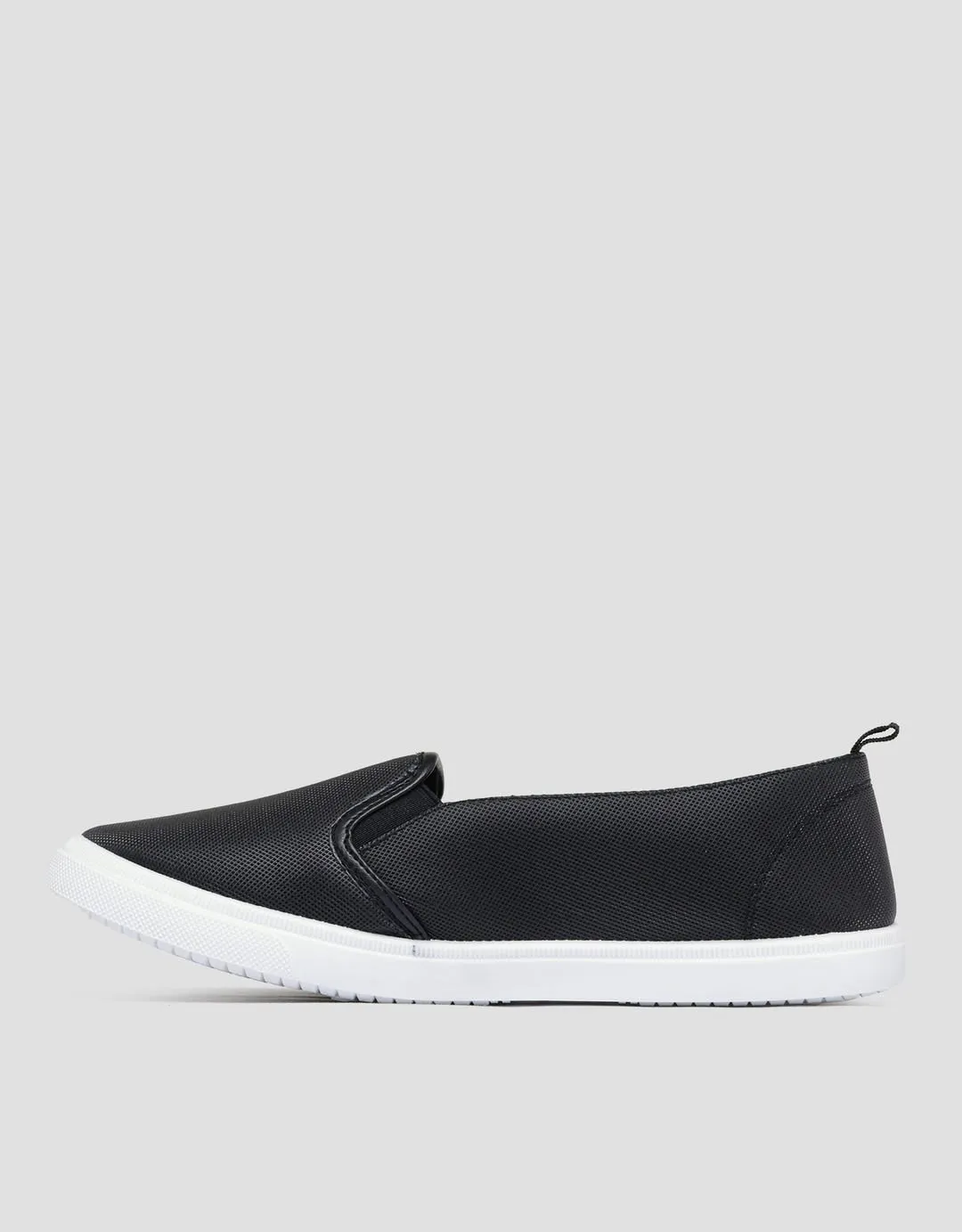 Nevada Slip On Core Sepatu Flat Wanita