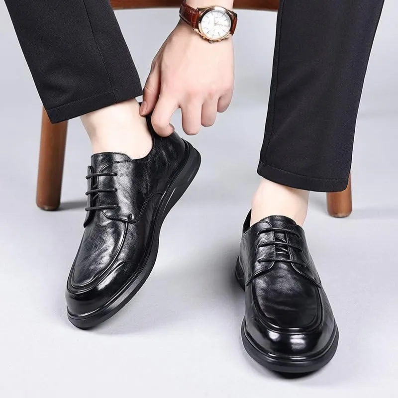 Ophisticated Men's Brogue Oxford Shoes with Perforated Detailing and Leather Sole for a Timeless Look