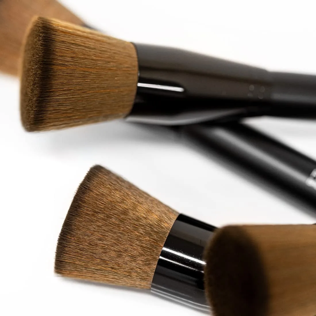 Palladio Flat Kabuki Brush, Professional Makeup Brush for Foundation, Face Blush, Powder, Cream, Contour & Highlight, Synthetic Bristles Provide Buildable Coverage for a Natural Even Looking Finish