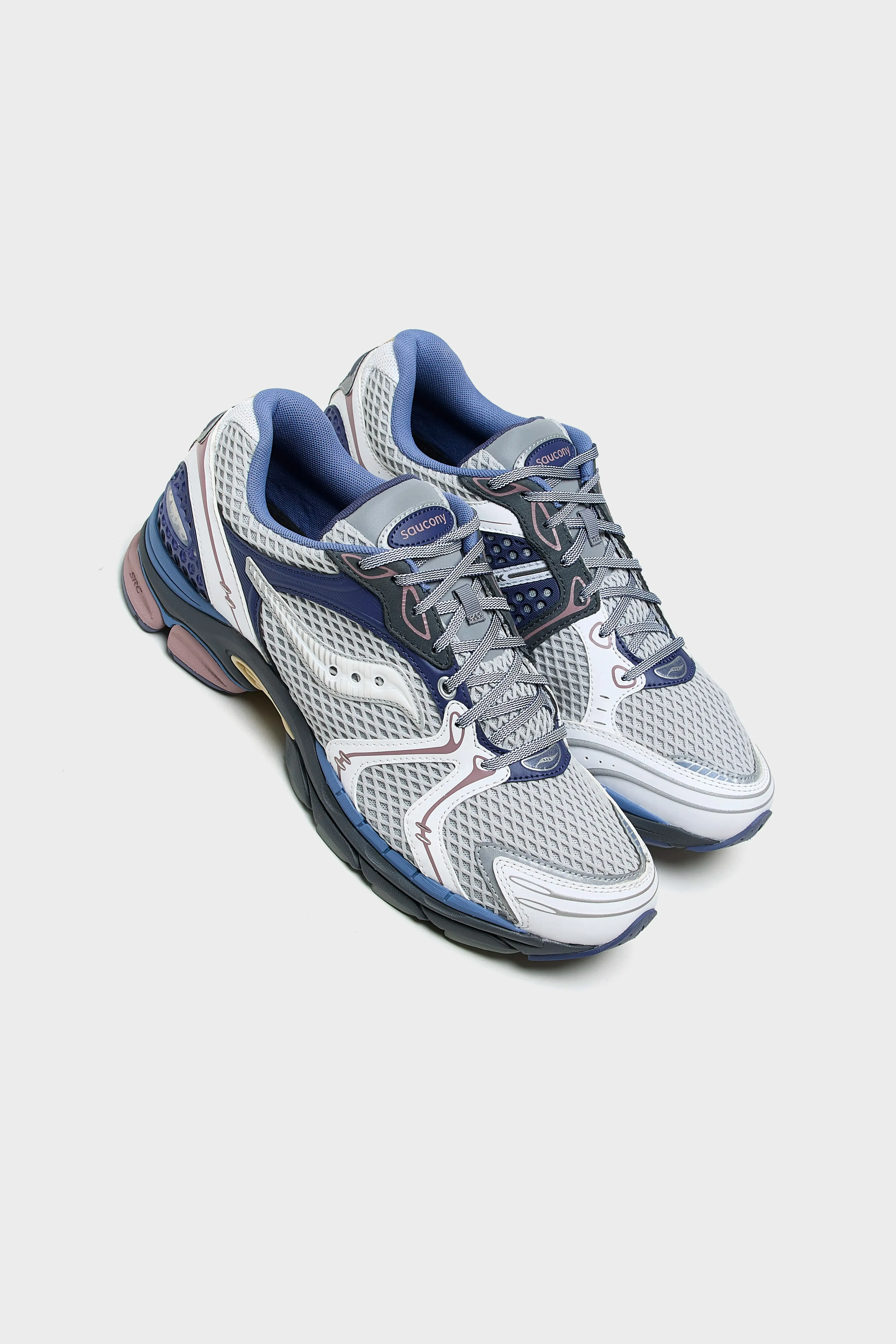 ProGrid Triumph 4 for Men  (251 / M / WHITE)