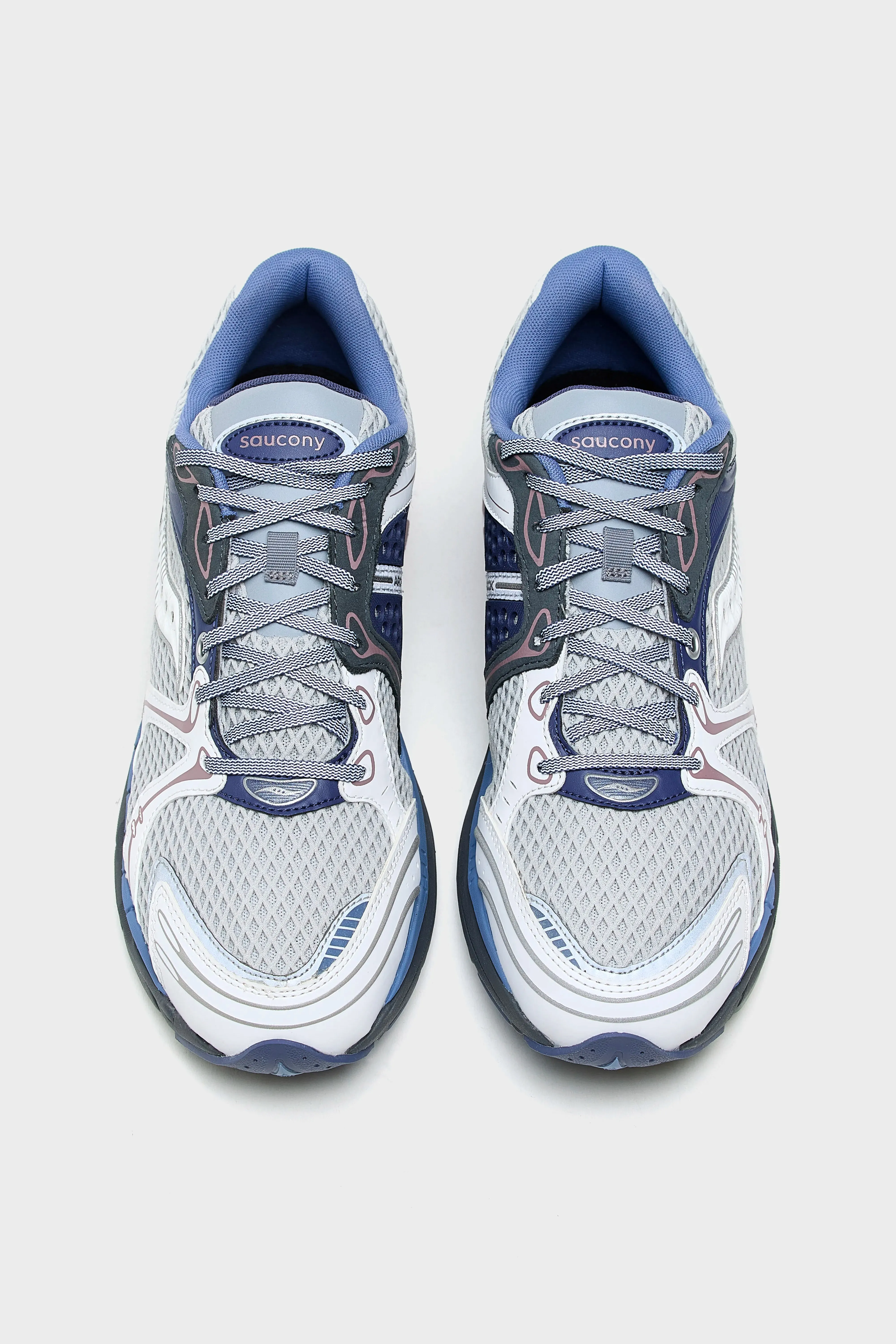 ProGrid Triumph 4 for Men  (251 / M / WHITE)