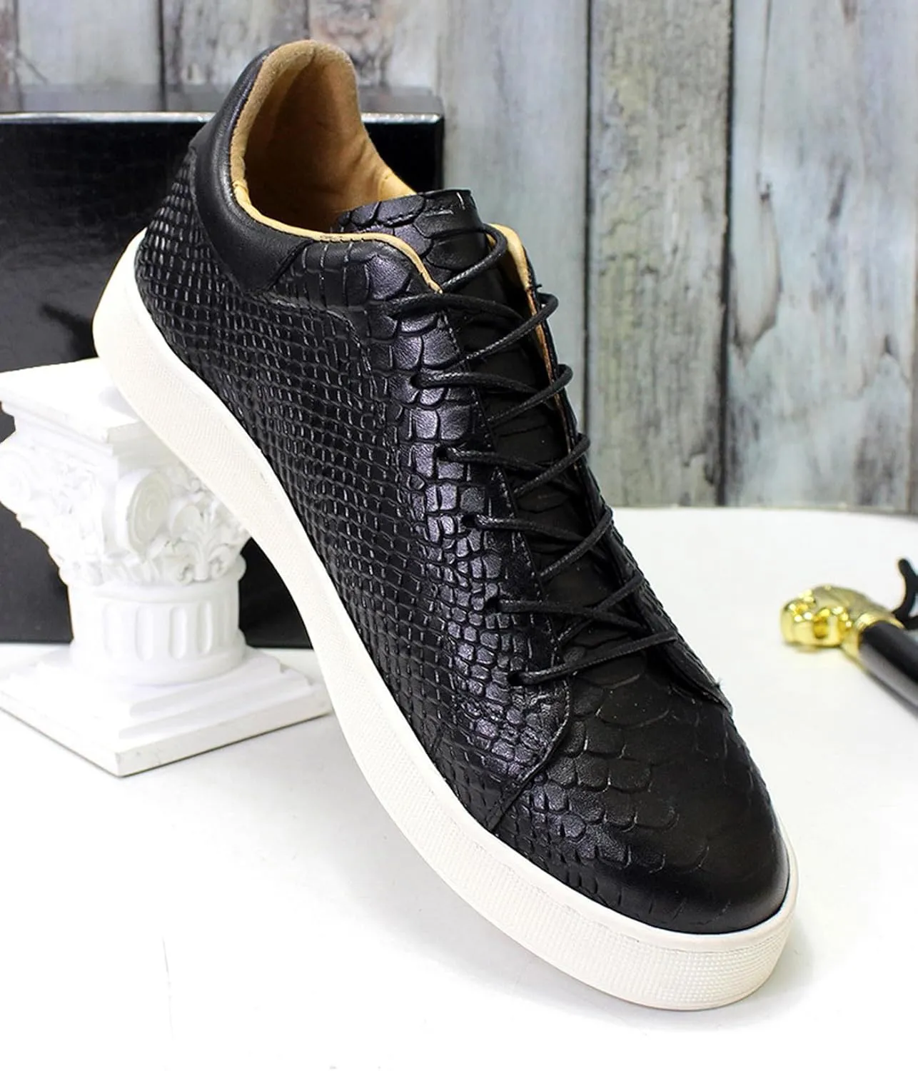 Santimon Mens Casual Shoes Genunie Leather Sneakers Comfort Walking Shoes Fashion Modern Breathable Crocodile Embossing Anti-Slip Soles Flat Derby for Men
