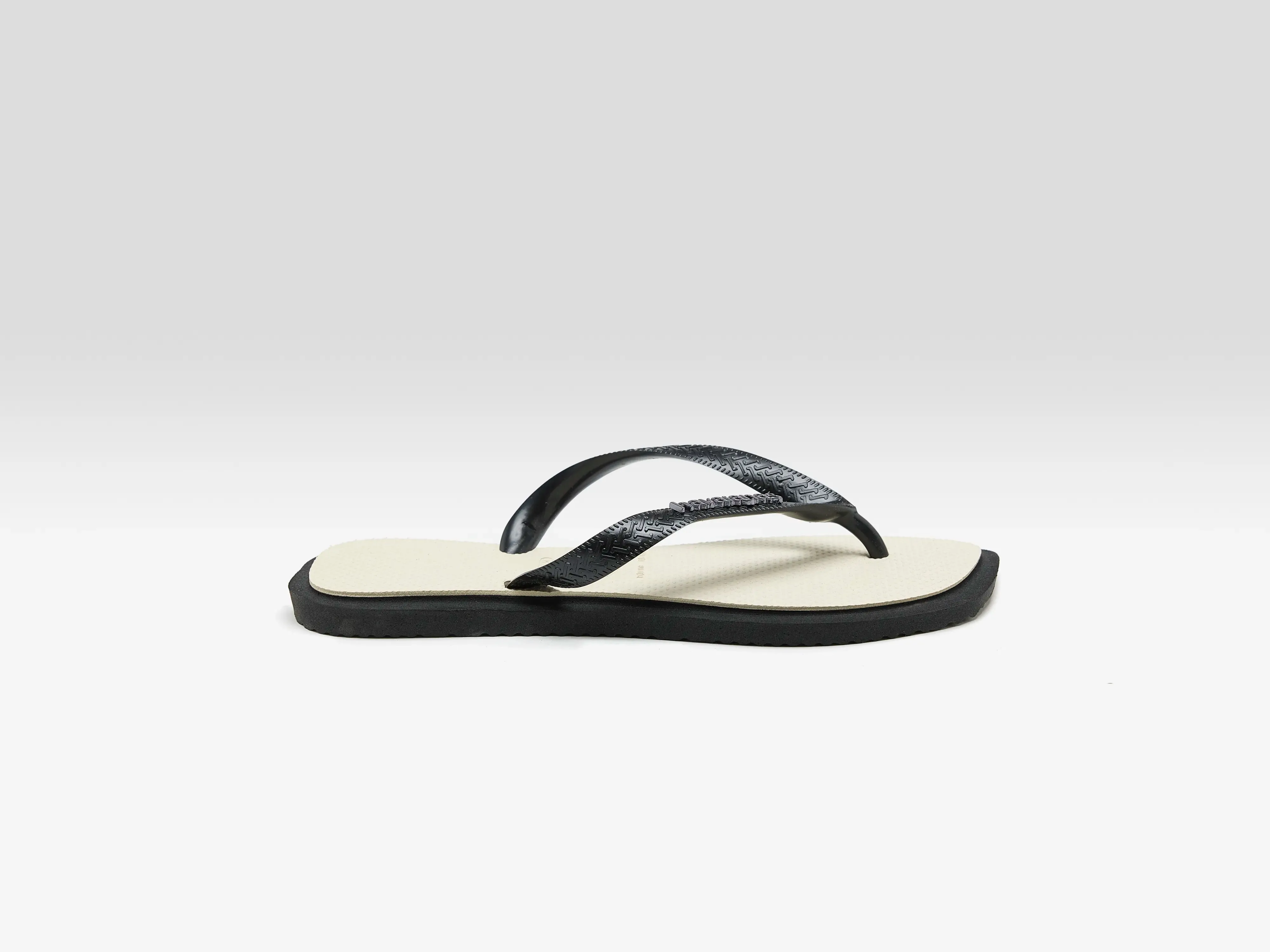 Top Square Fusion Flip Flops for Women  (251 / W / BLACK)