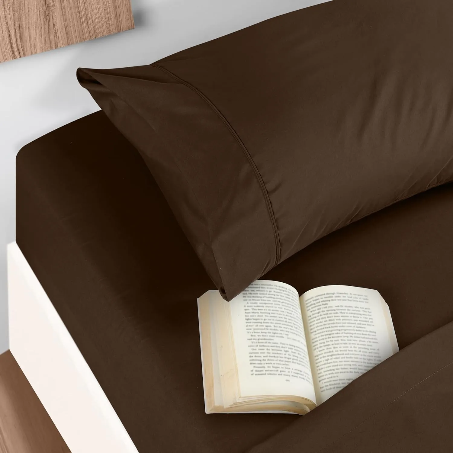 Utopia Bedding Queen Sheet Set - Brushed Microfiber - Soft Bed Sheets for Queen Size Bed Set - Includes 1 Fitted, 1 Flat, & 2 Pillow Cases - Deep Pocket (Brown)