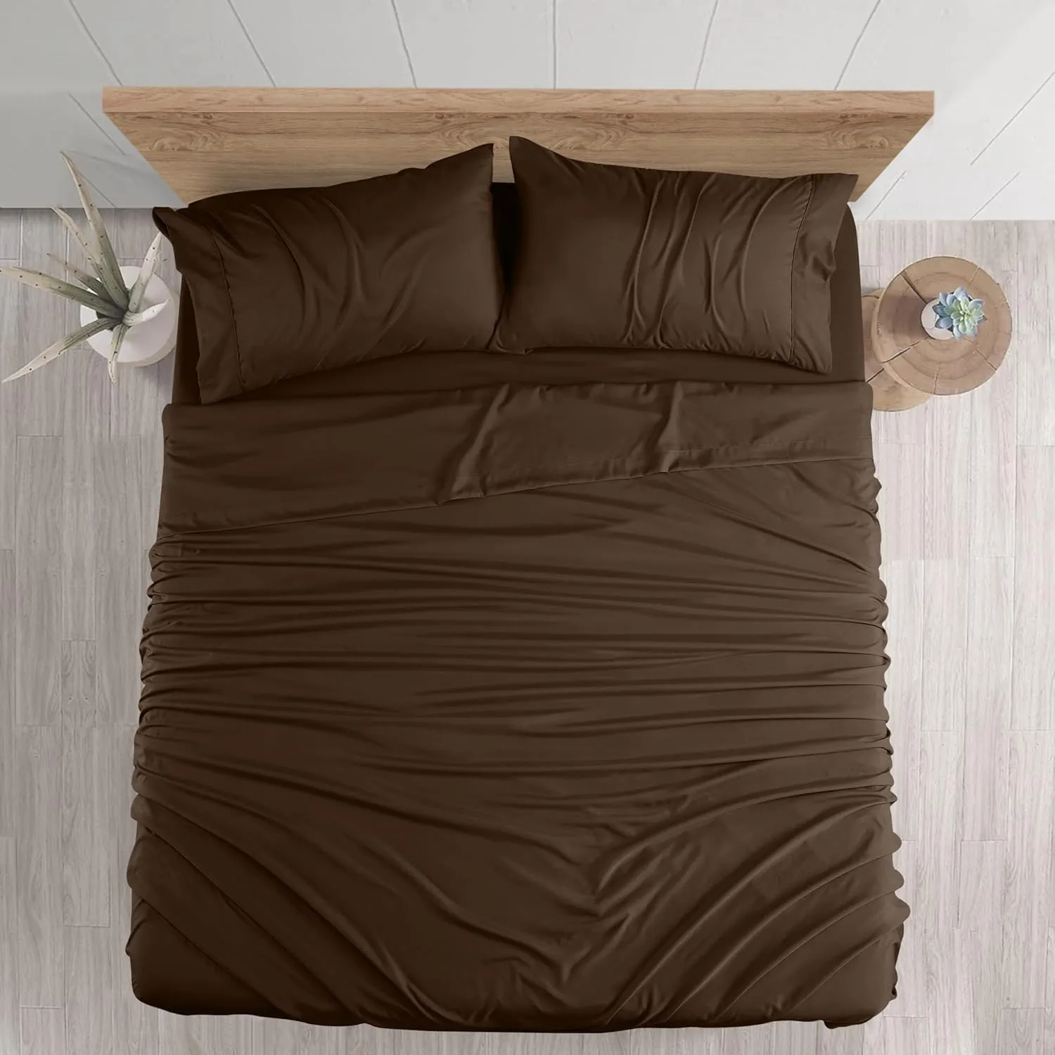 Utopia Bedding Queen Sheet Set - Brushed Microfiber - Soft Bed Sheets for Queen Size Bed Set - Includes 1 Fitted, 1 Flat, & 2 Pillow Cases - Deep Pocket (Brown)