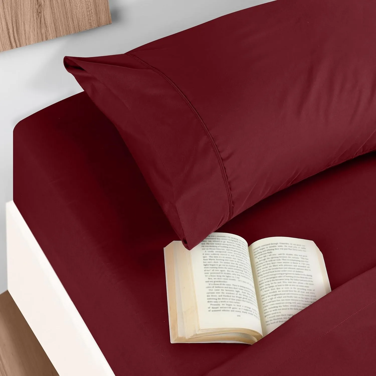 Utopia Bedding Queen Sheet Set - Brushed Microfiber - Soft Bed Sheets for Queen Size Bed Set - Includes 1 Fitted, 1 Flat, & 2 Pillow Cases - Deep Pocket (Burgundy)