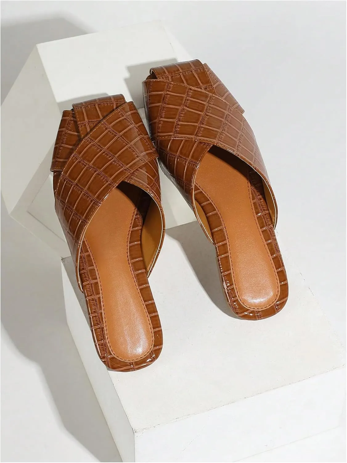 Verdusa Women's Crisscross Square Toe Flat Mules Slip On Slide Mules Backless Loafers