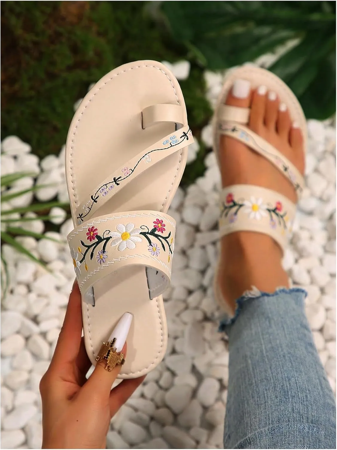 Verdusa Women's Embroidered Open Toe Slip On Flip Flop Sandals Summer Flat Sandals