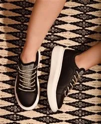 Wild Diva  Marona-06 Sneakers with shiny laces