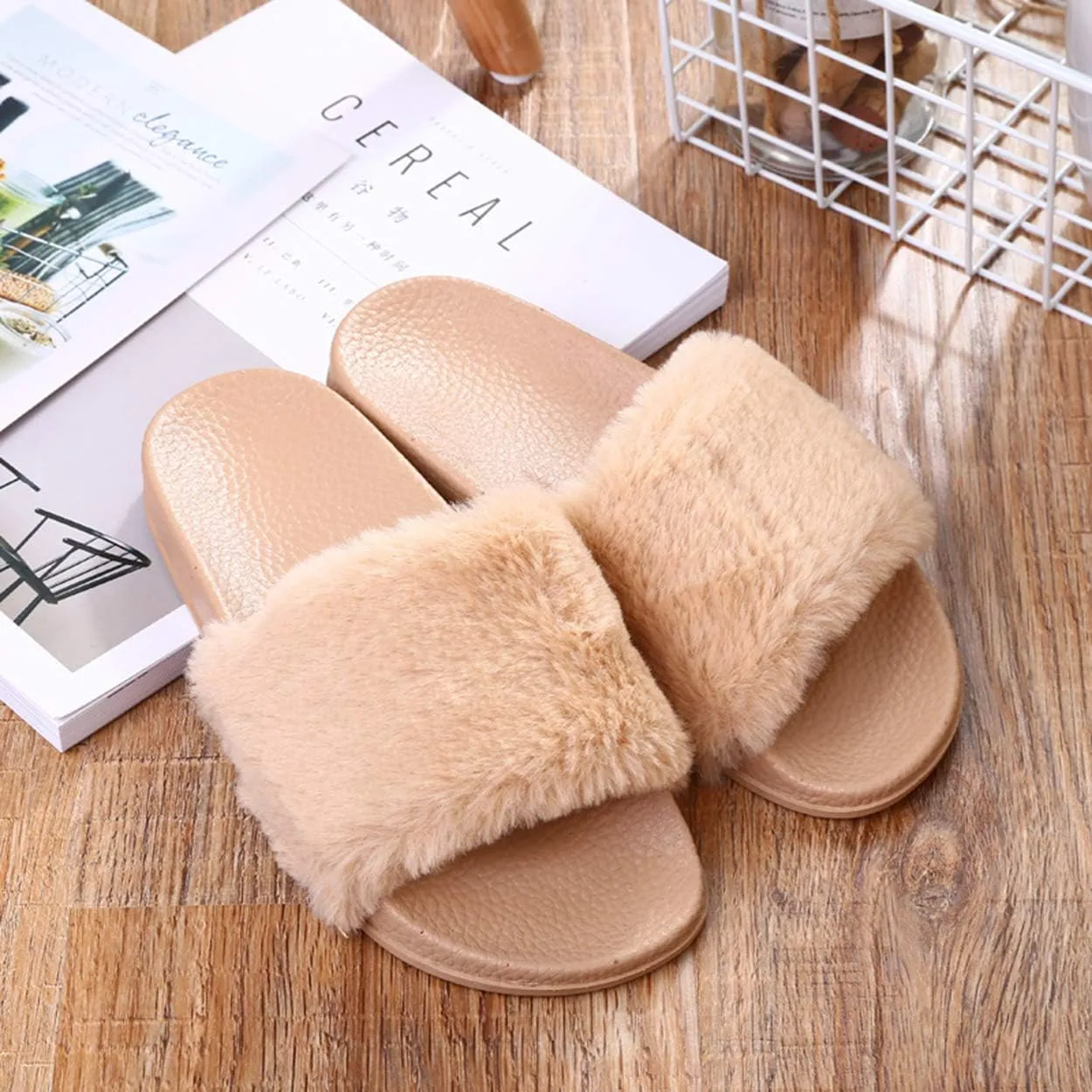 xsby Women's Soft Faux Fur Flat Slide Sandals Comfortable Slipper